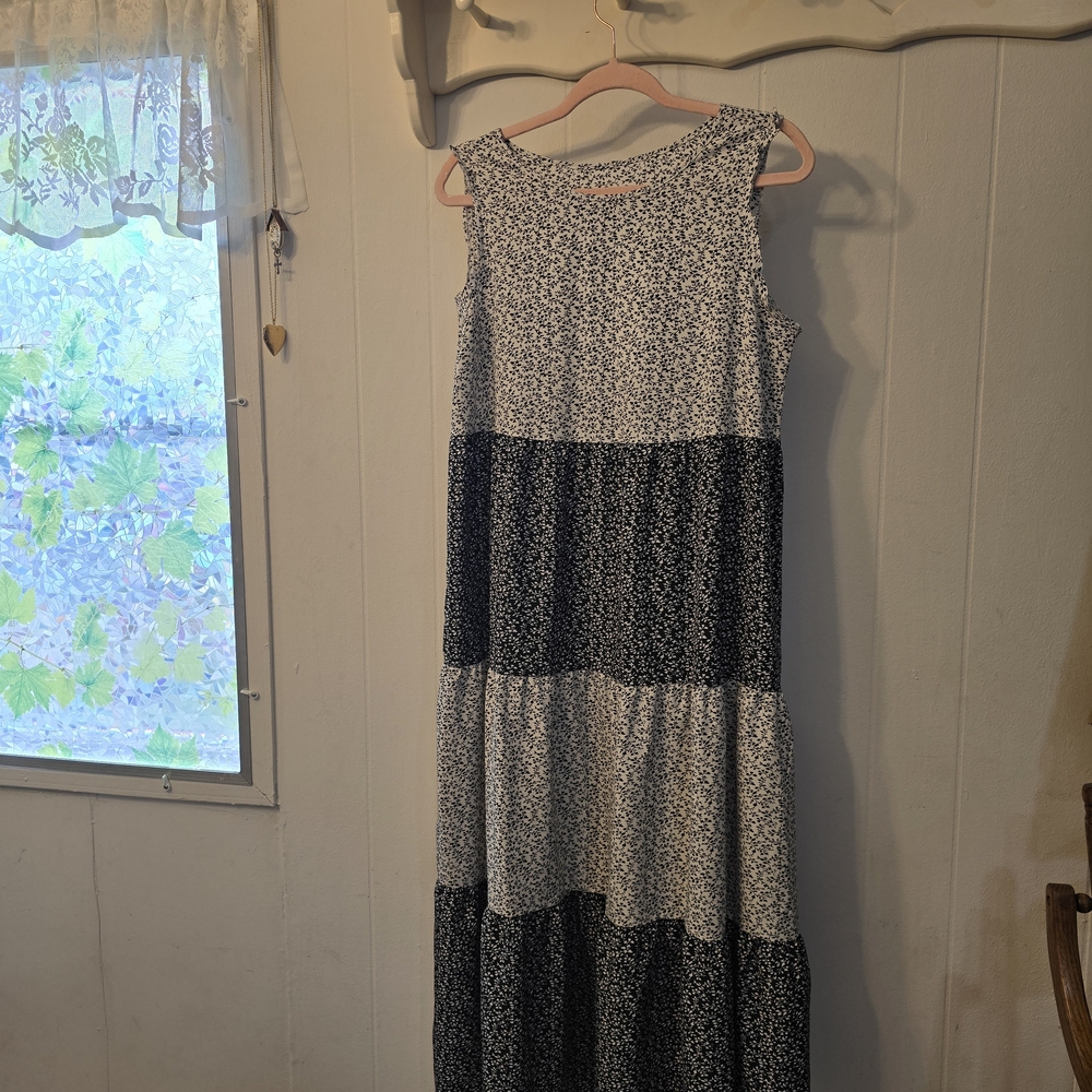 Sleeveless Black and White Floral Maxi Dress